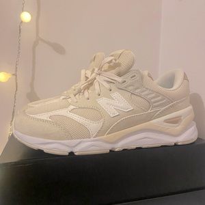 Womens X-90 in a womens 8